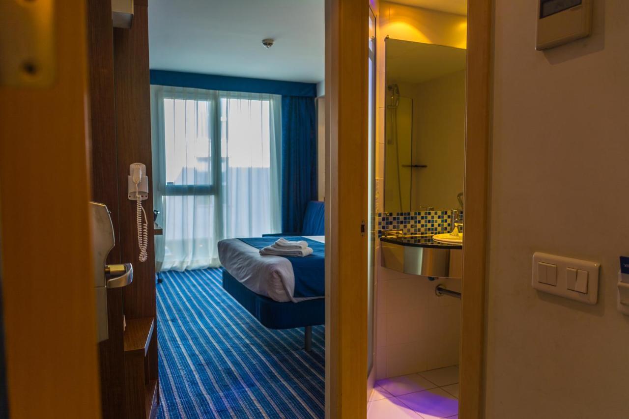 Holiday Inn Express Madrid Leganes By Ihg Kültér fotó