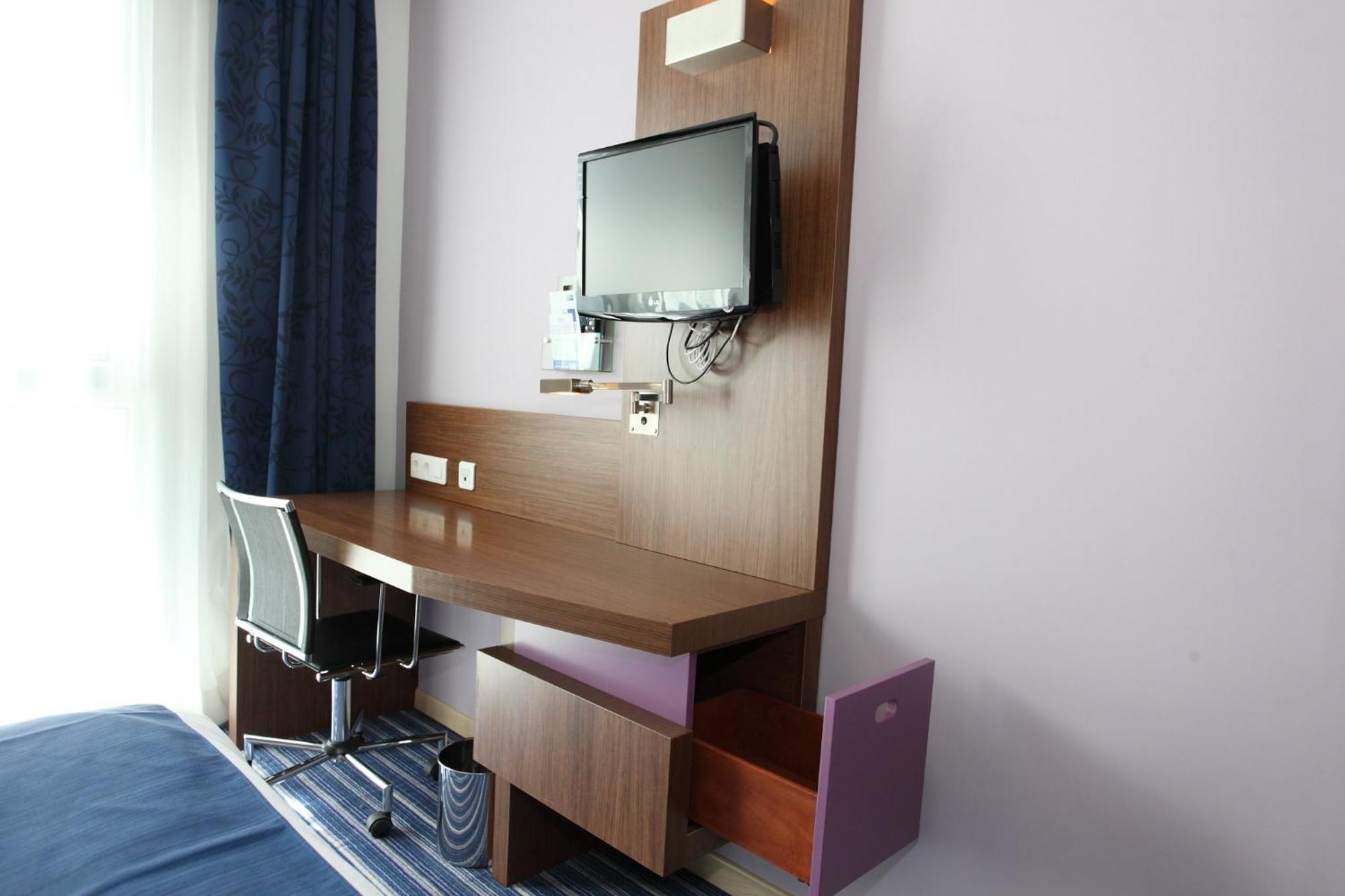 Holiday Inn Express Madrid Leganes By Ihg Kültér fotó