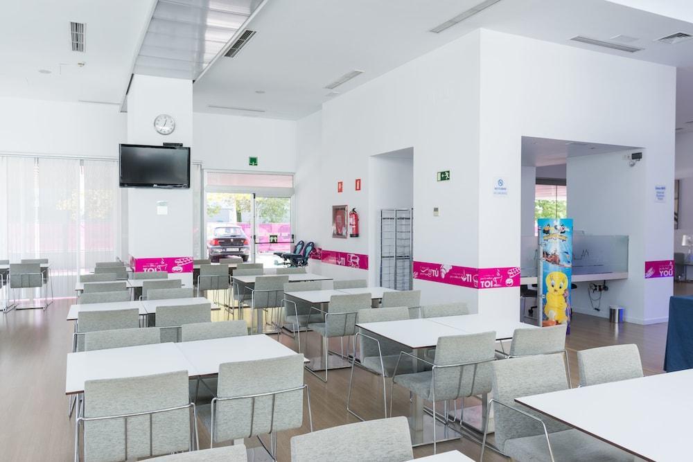 Holiday Inn Express Madrid Leganes By Ihg Kültér fotó